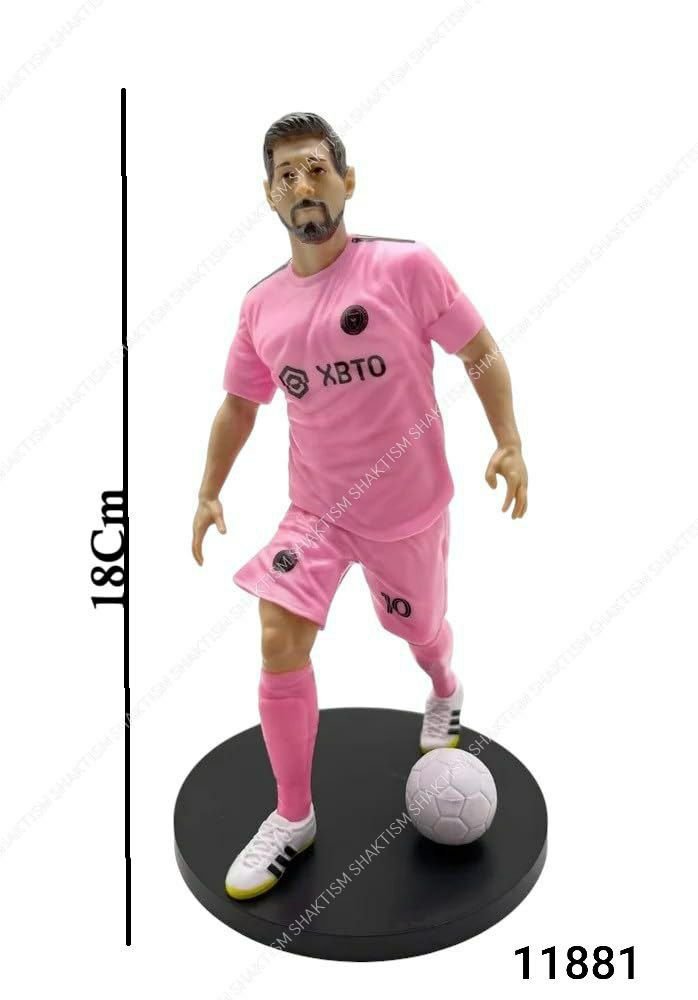 شخصيات مجسمه لعيبه كره القدم